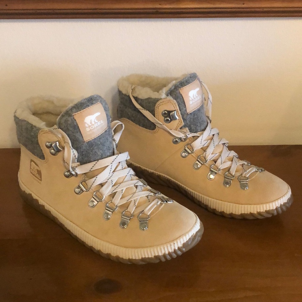 NWOT Sorel Boots